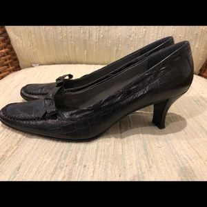Black Stuart Weitzman pumps